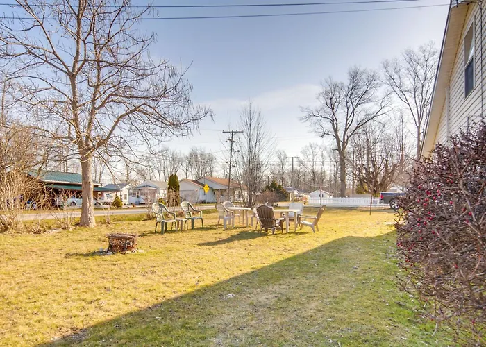 Charming Cottage W/ Yard < 1 Mi To Lake Erie!